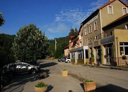 Hotel Du Bout Du Monde Saint-Georges (Cantal)