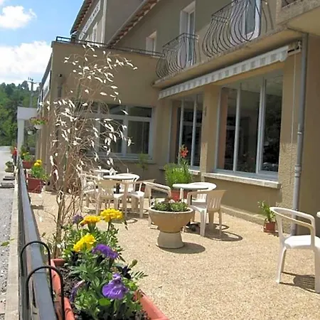 Otel Du Bout Du Monde Saint-Georges (Cantal)