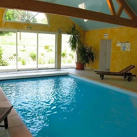 Otel Du Bout Du Monde Saint-Georges (Cantal)