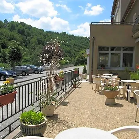Du Bout Du Monde Hotel Saint-Georges (Cantal)