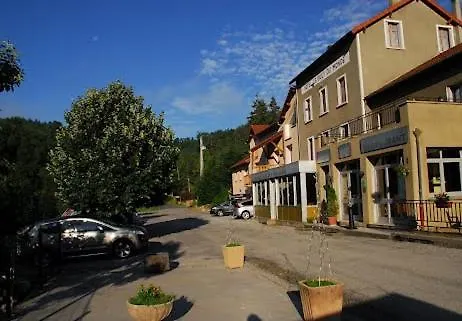 Hotel Du Bout Du Monde Saint-Georges (Cantal)