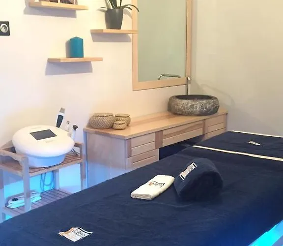 Hotel Du Bout Du Monde Saint-Georges (Cantal)